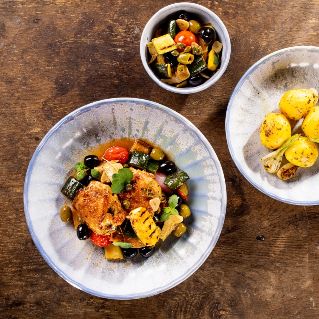 Kurczak ze śródziemnomorskiej marynaty duszony z warzywami Kurczak ze śródziemnomorskiej marynaty duszony z warzywami